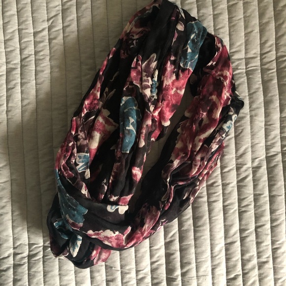 Garage Scarf - Picture 1 of 2